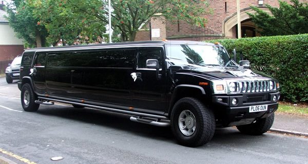 Why Book A Limo For Your Wedding?